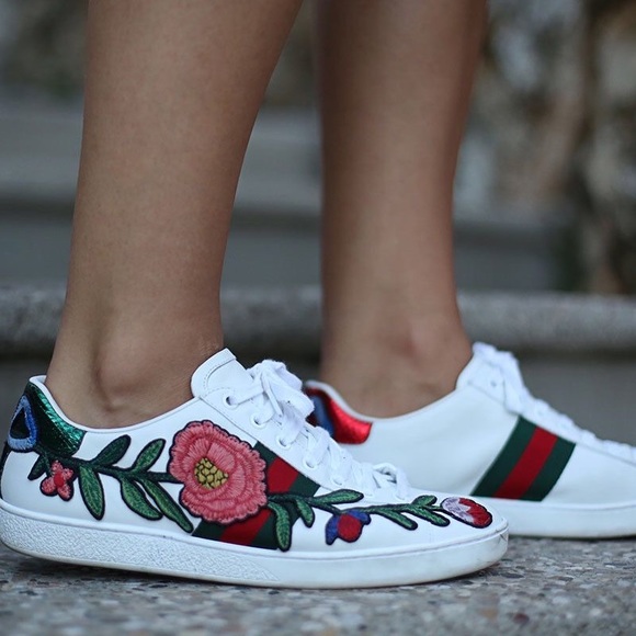 Gucci Ace Sneakers with Floral Embroidery - Picture 2 of 12